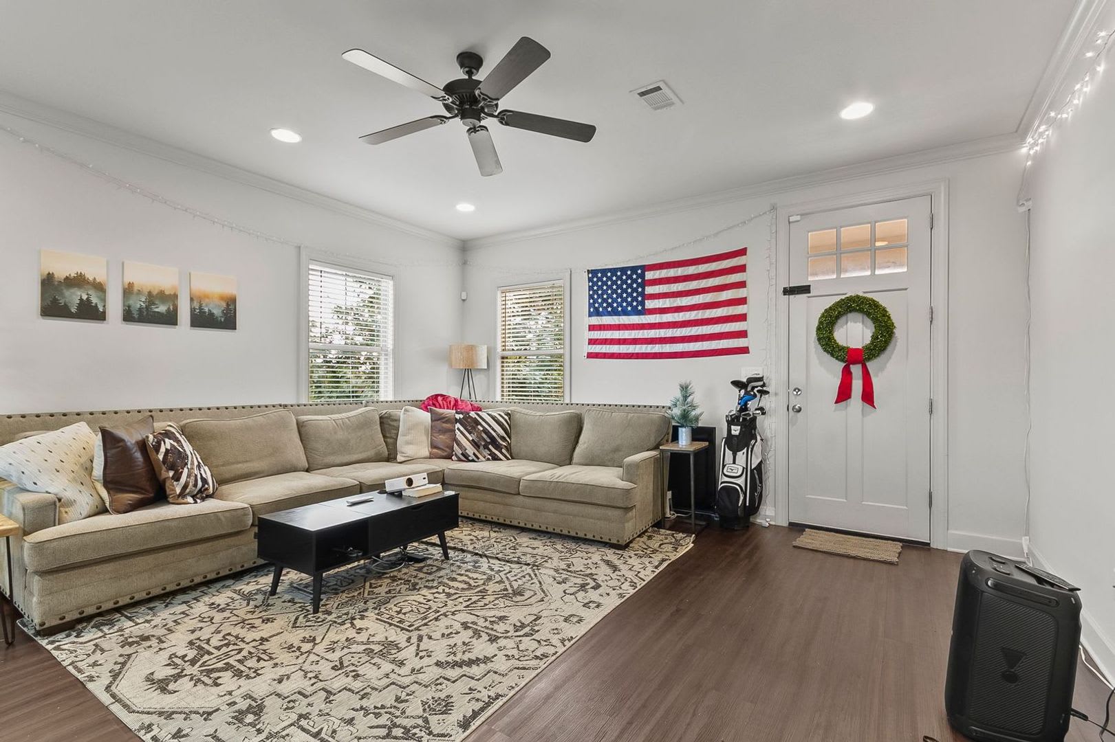 Spacious 3 Bedroom 3.5 Bath Available Fall 2026! Schedule your Tour and Apply today! – photo 5