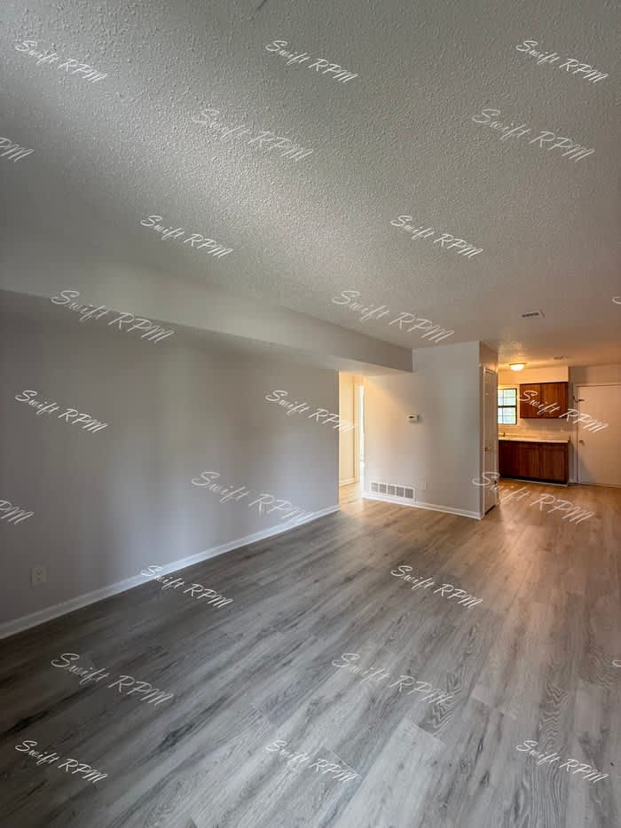 107 West Nichols Street – photo 2