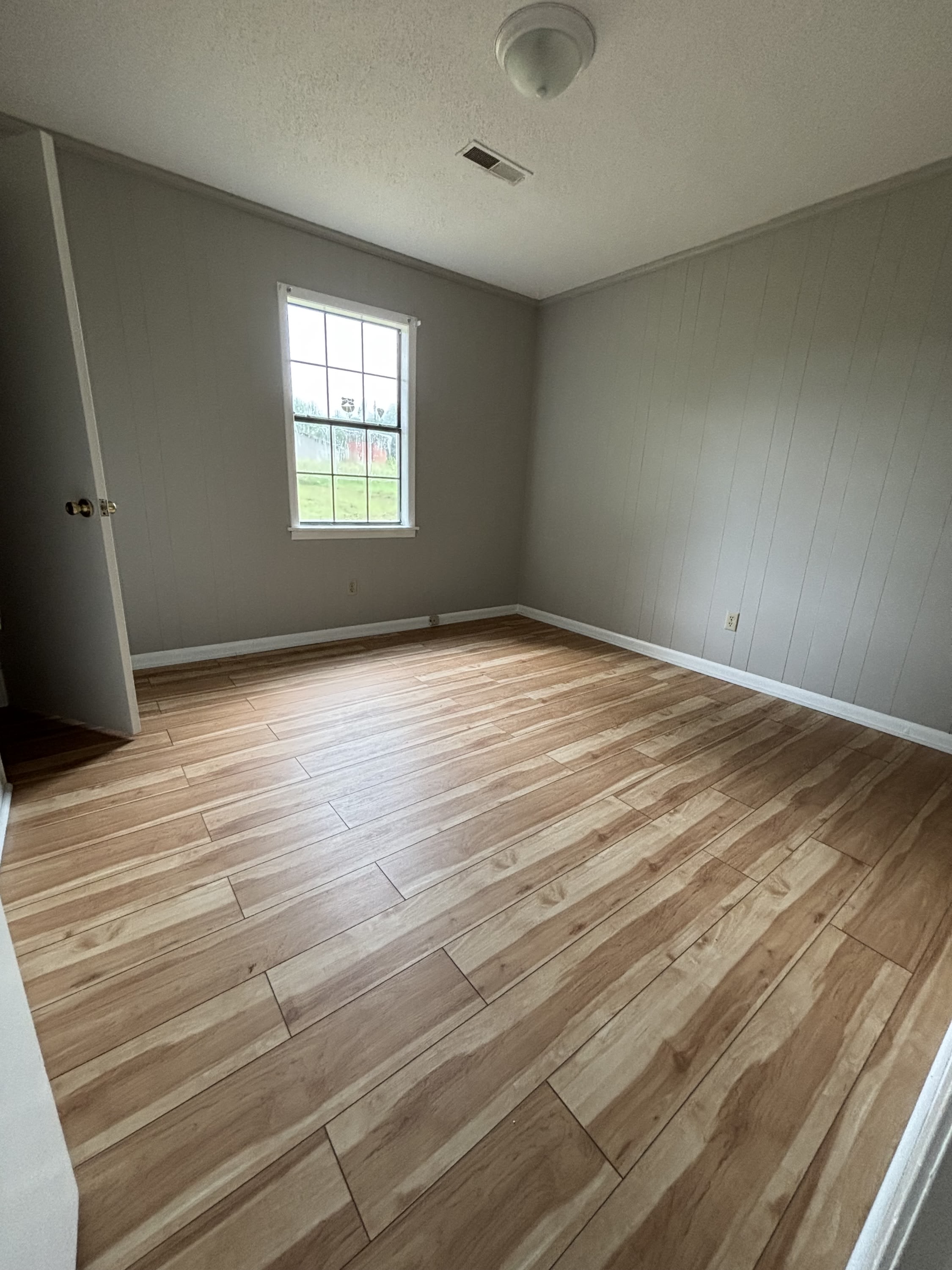 221 College St – photo 4