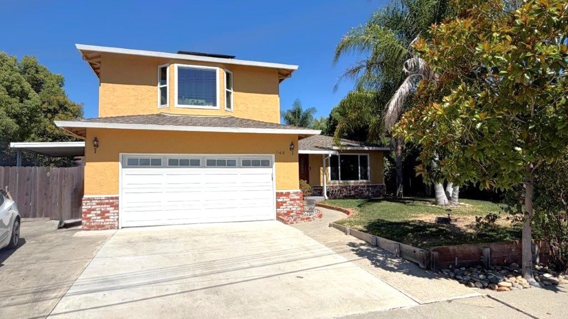 Beautiful Updated 4-Bedroom Martinez Home with Hardwood Floors, Backyard & Gardener Included – photo 1
