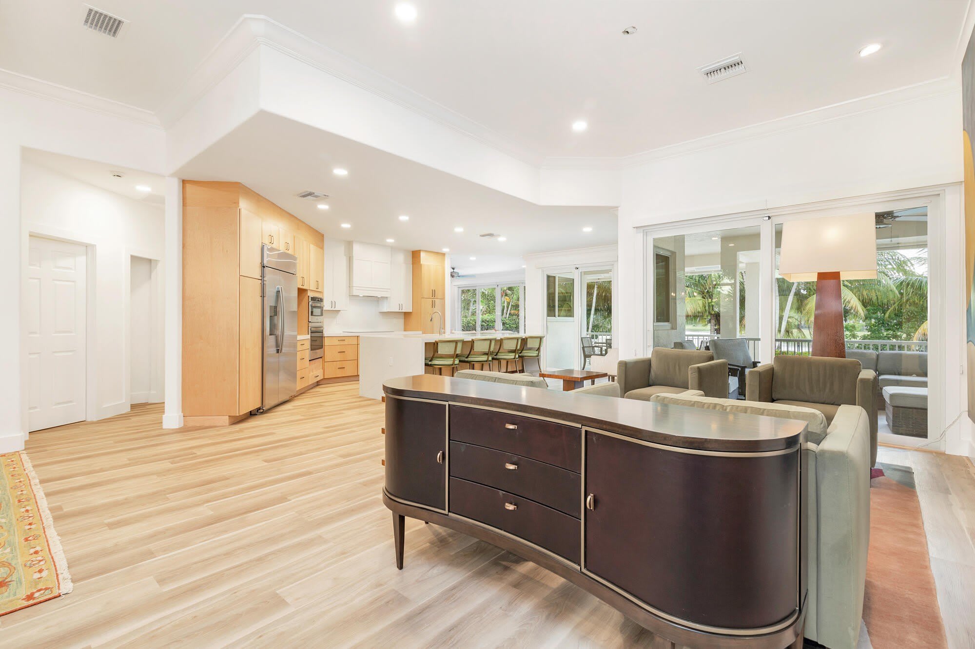 3317 Embassy Drive – photo 3
