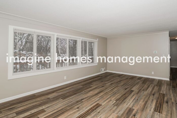100 Crystal Lake Road West – photo 5