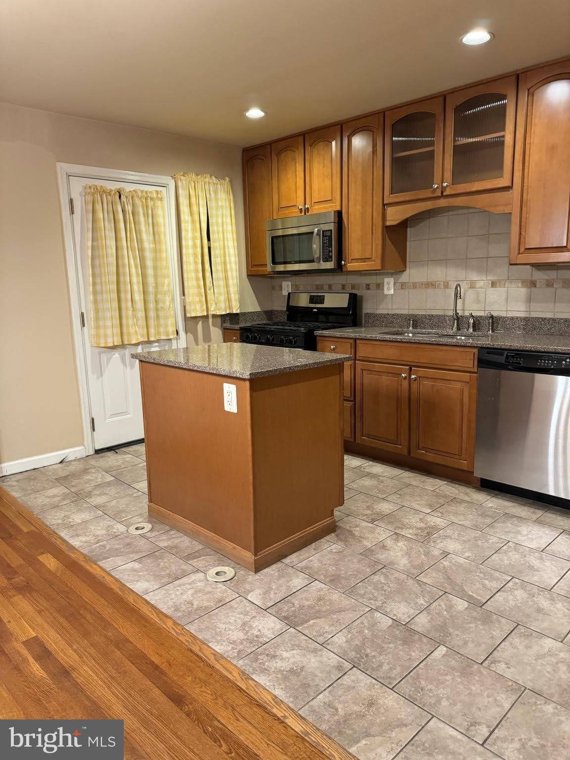 1513 Aldeney Avenue – photo 5