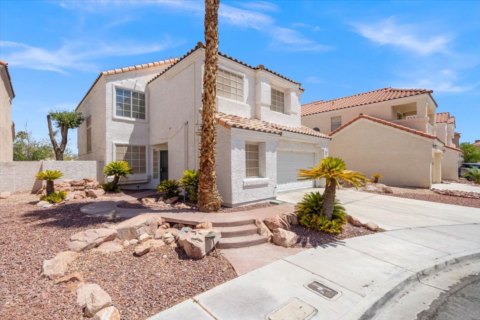 Bright &amp; Spacious 4Bd Home with Vaulted Ceilings &amp; Outdoor Kitchen – photo 2