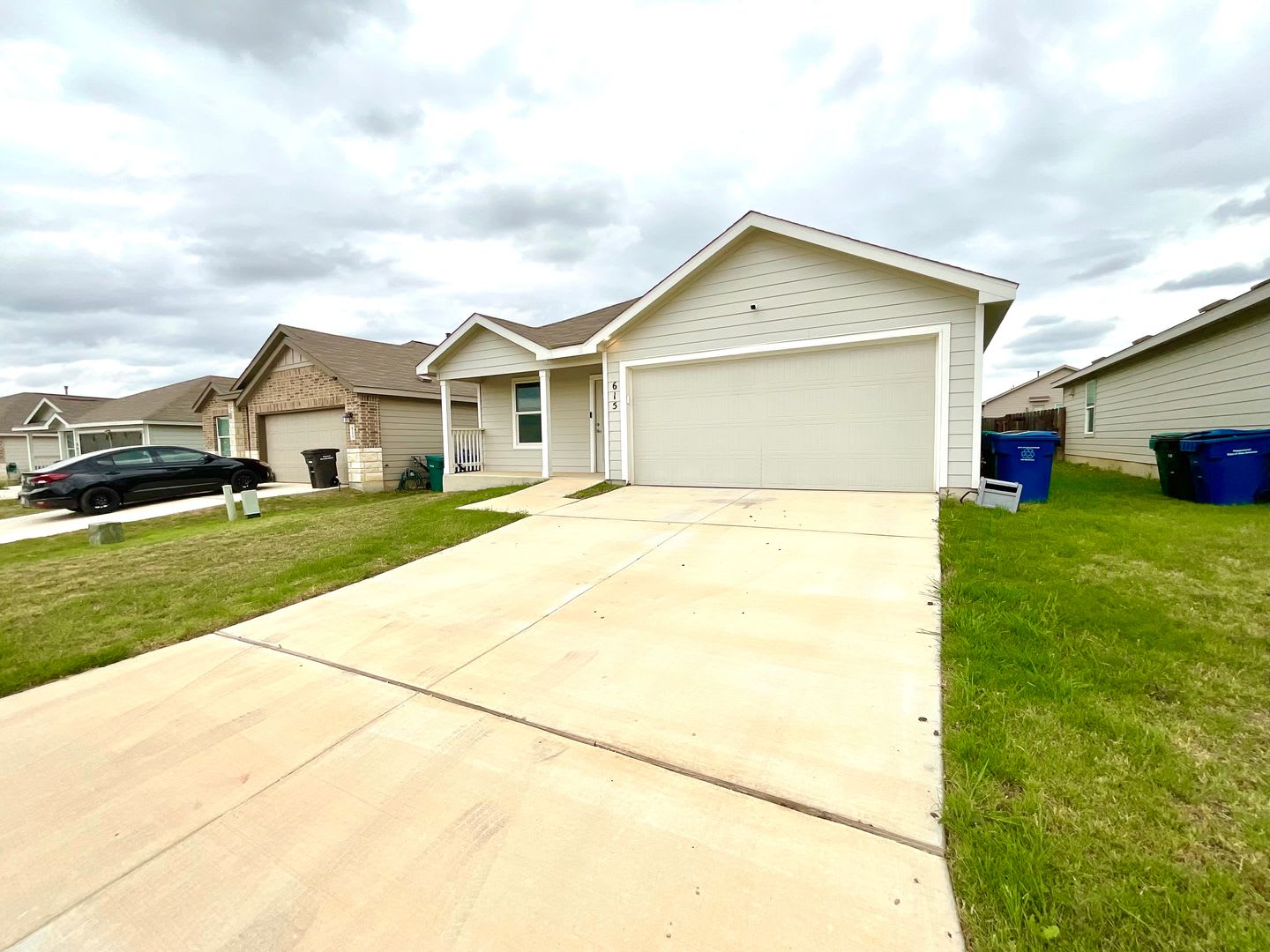 Move-In Ready Gem with Full Appliances, Solar Panels & Resort-Style Amenities! – photo 2
