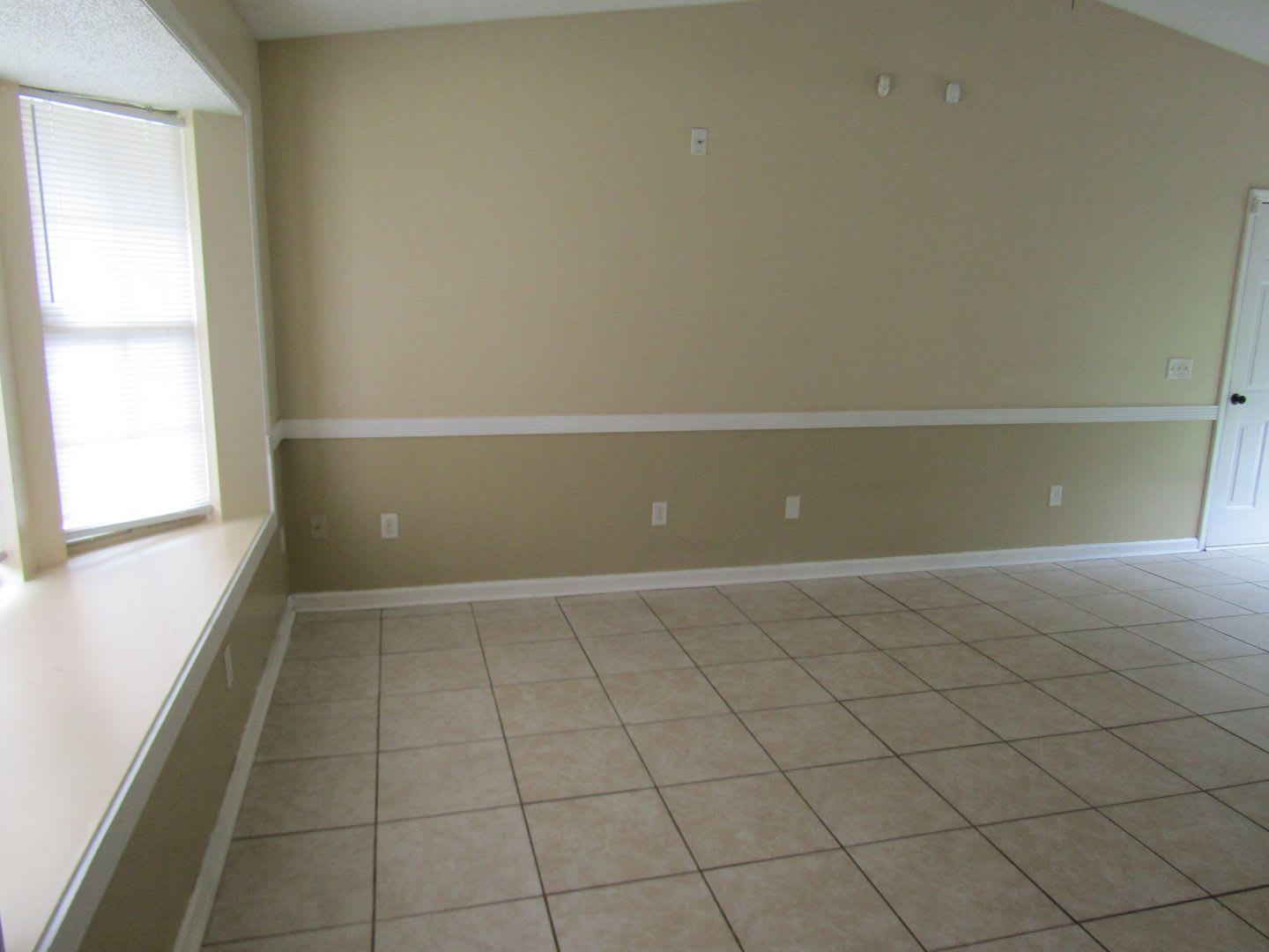 1088 Desert Shield Street – photo 5