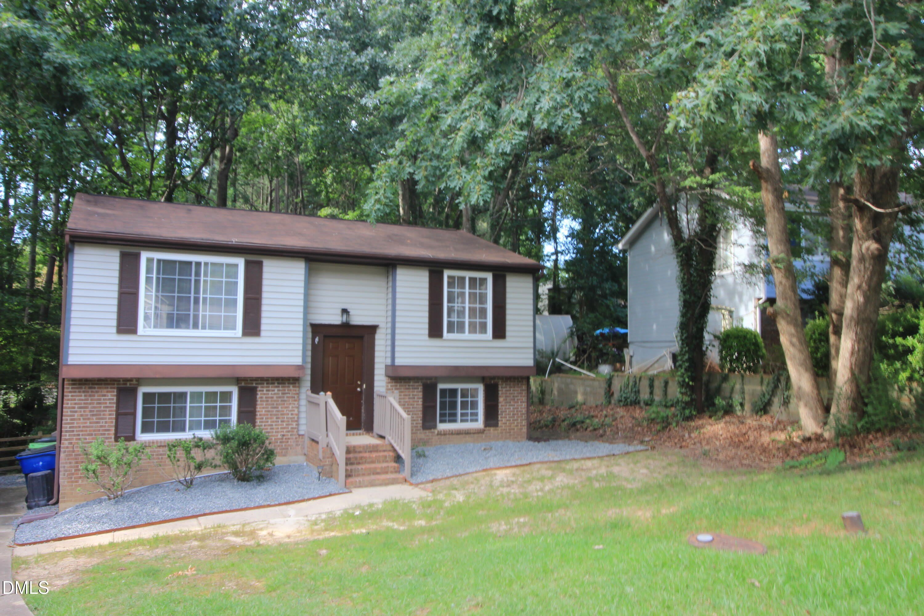 408 Drolmond Drive – photo 2