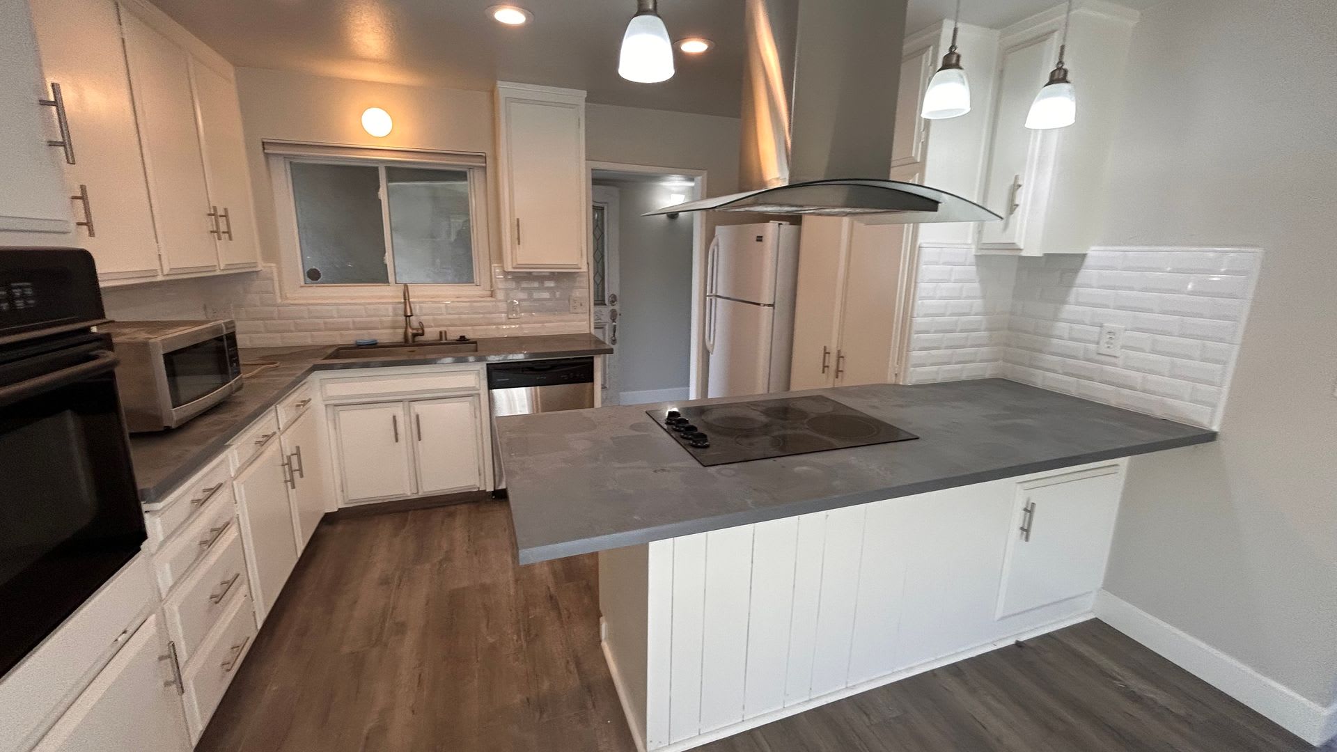 2960 Cabrillo Drive – photo 2