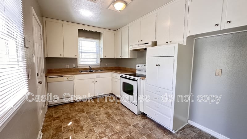 1104 Hickory Lane – photo 3