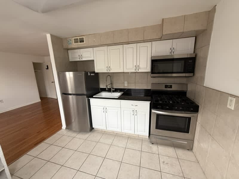 4134 Longshore Avenue – photo 3