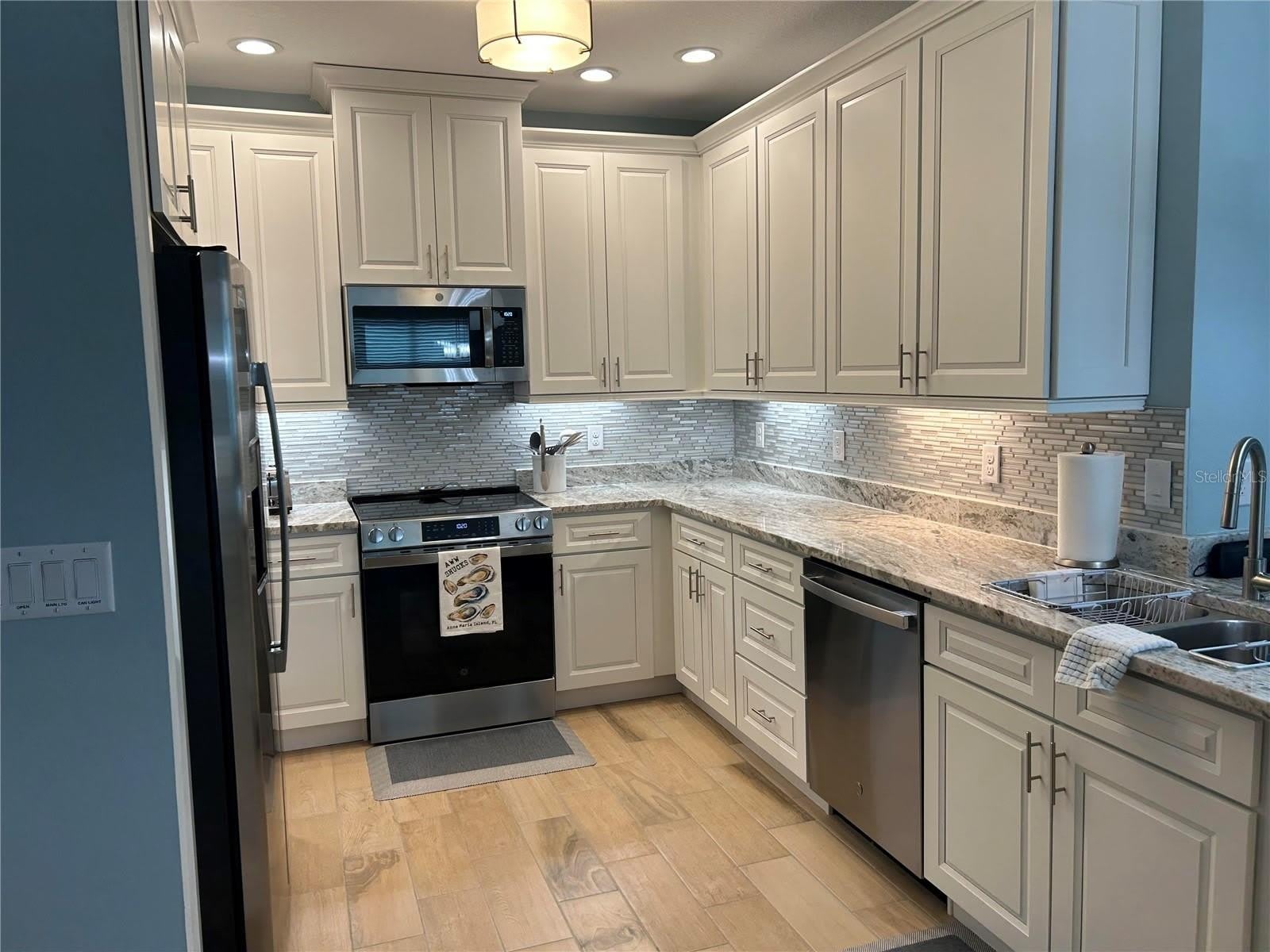 3426 79Th Street Circle W – photo 4