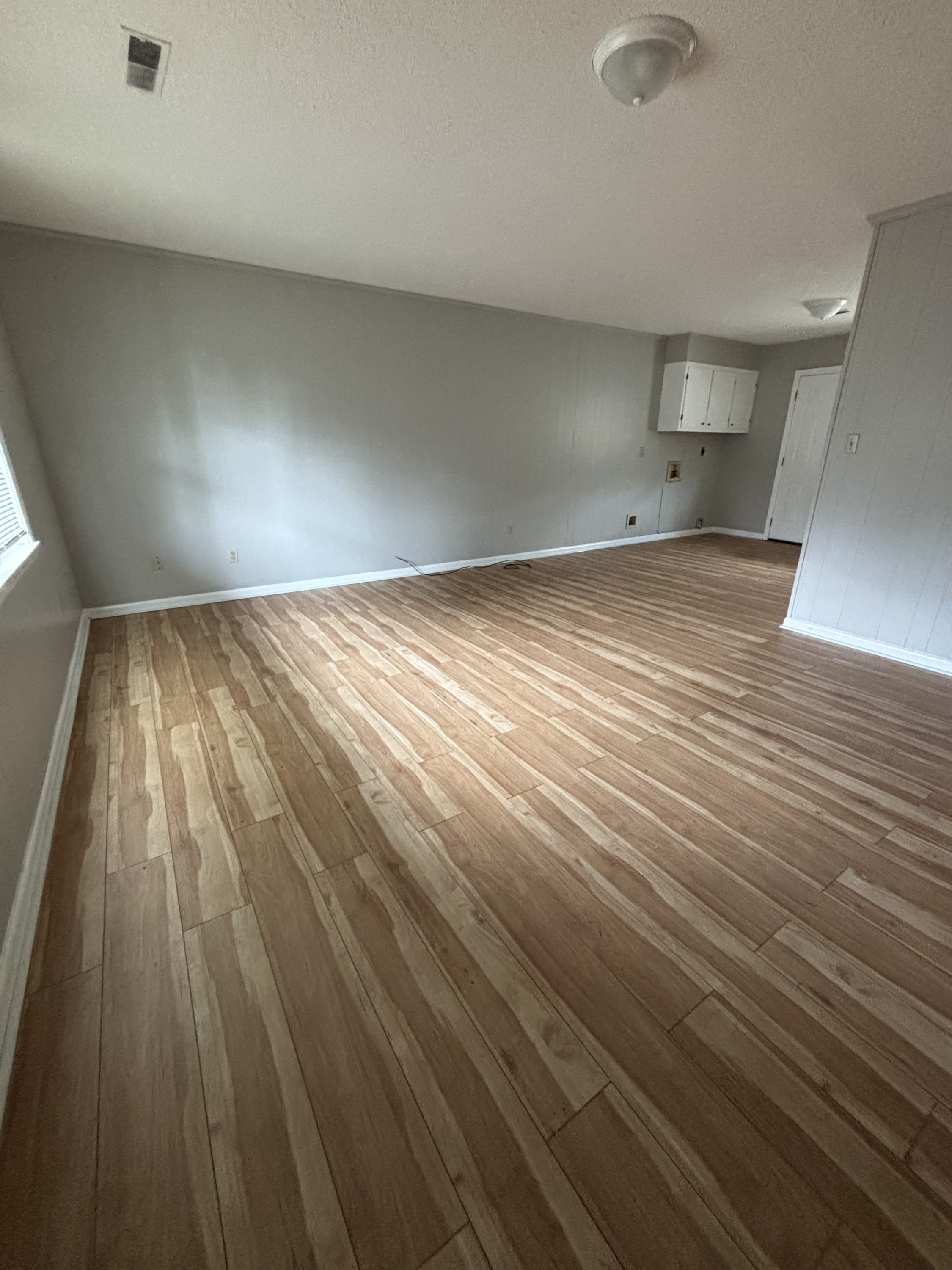 221 College St – photo 3