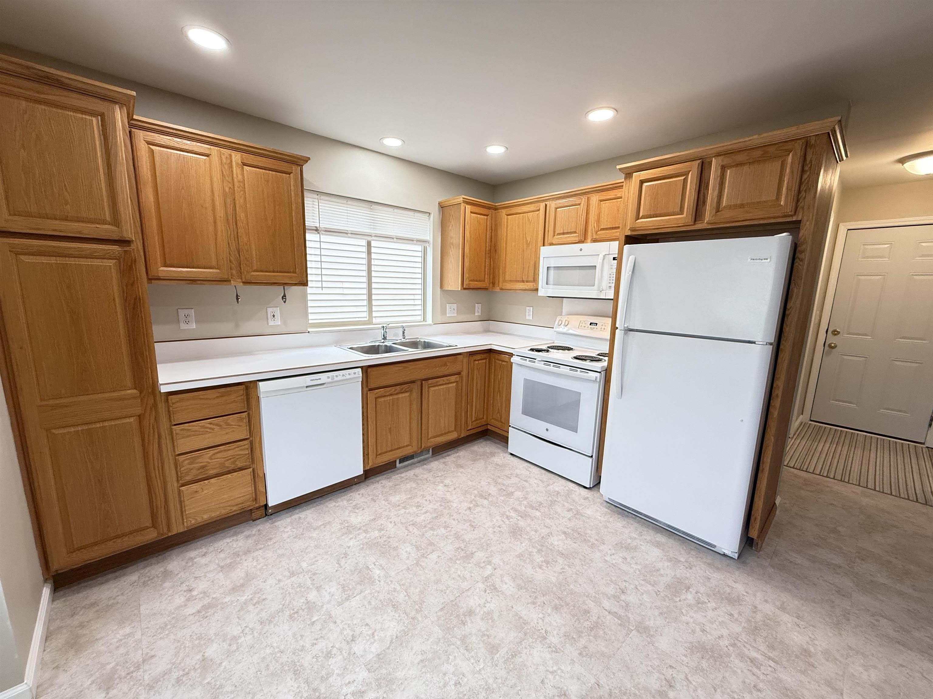6215 Loretta Lane – photo 5