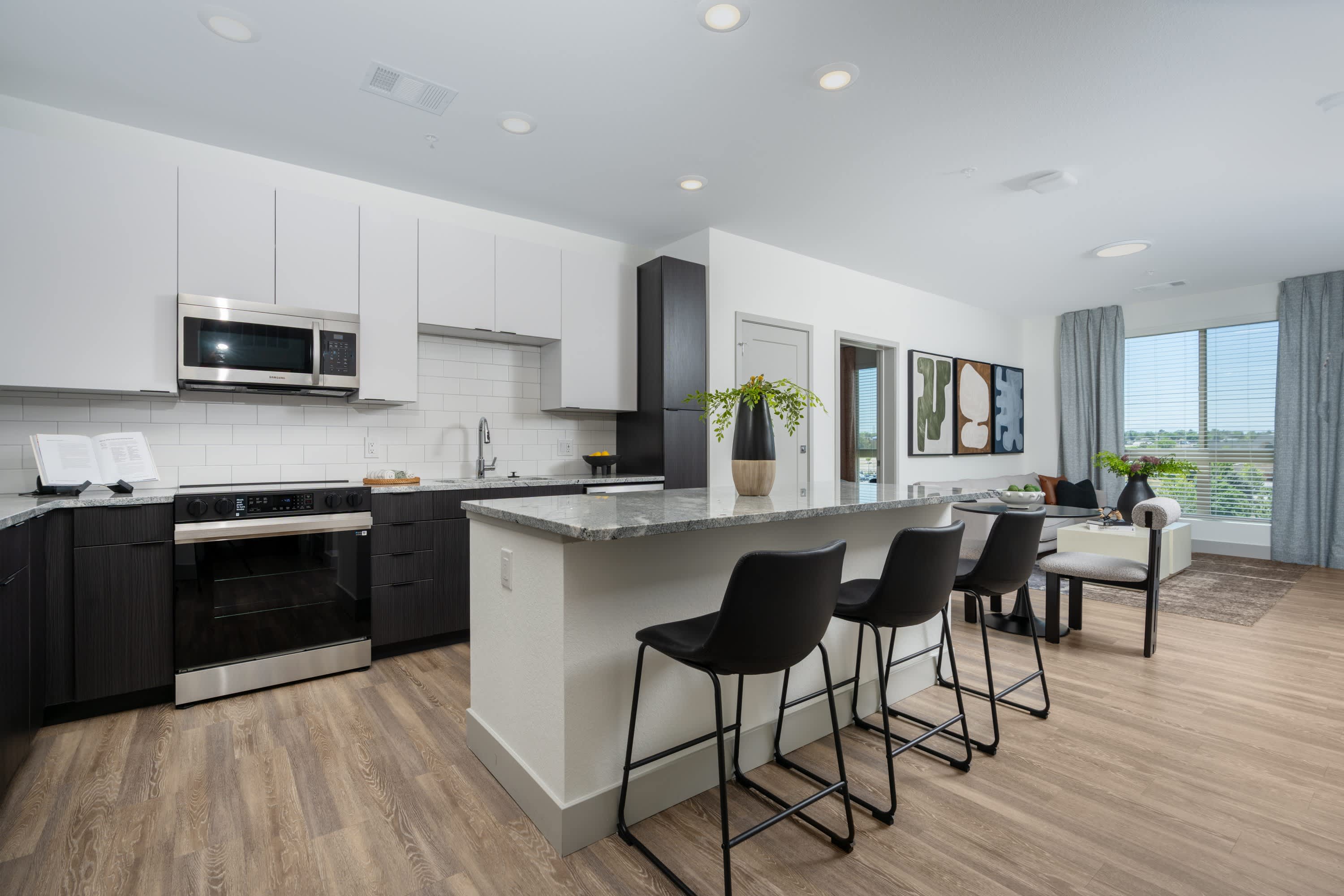 Legacy Metro 525 – photo 1