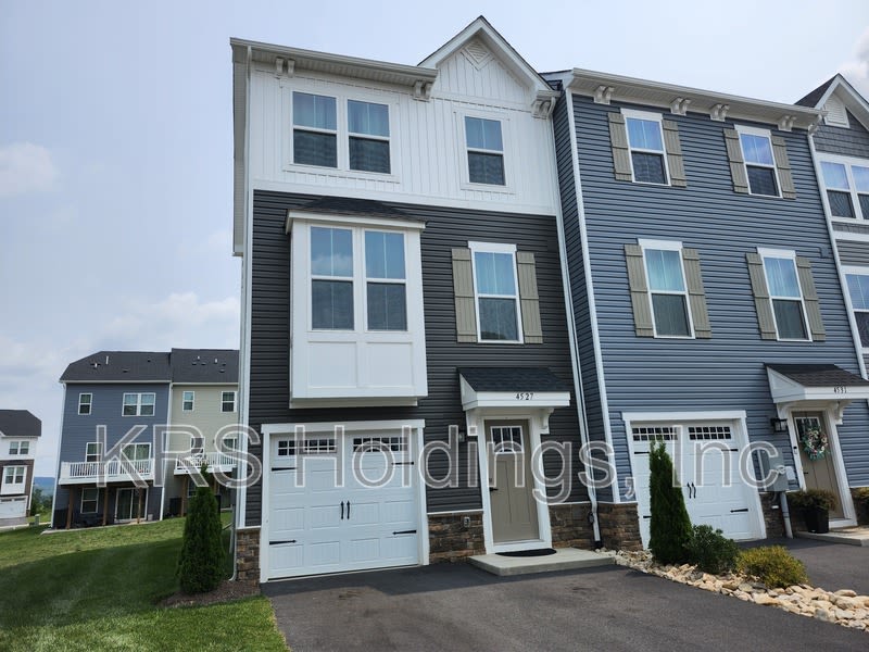 4527 Fountainbridge Ct – photo 1
