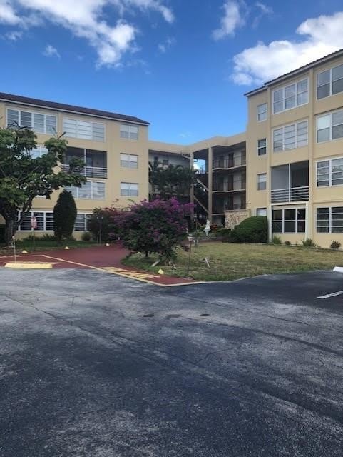2801 Somerset Dr – photo 1