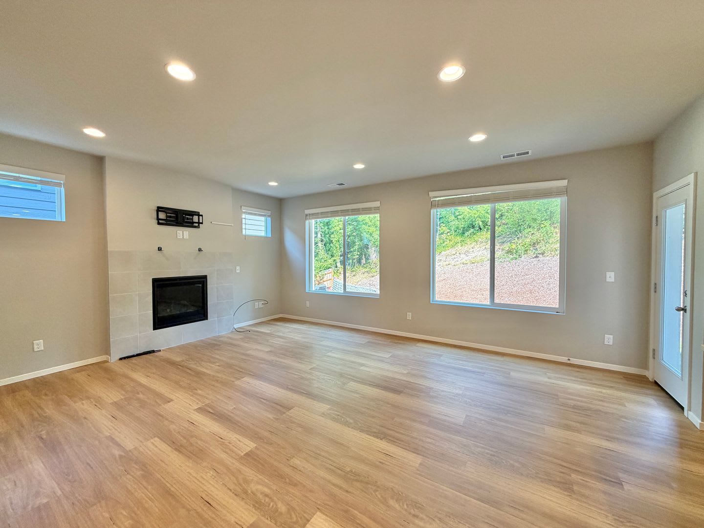 Quality 2025 Built Home in CK School District! – photo 3