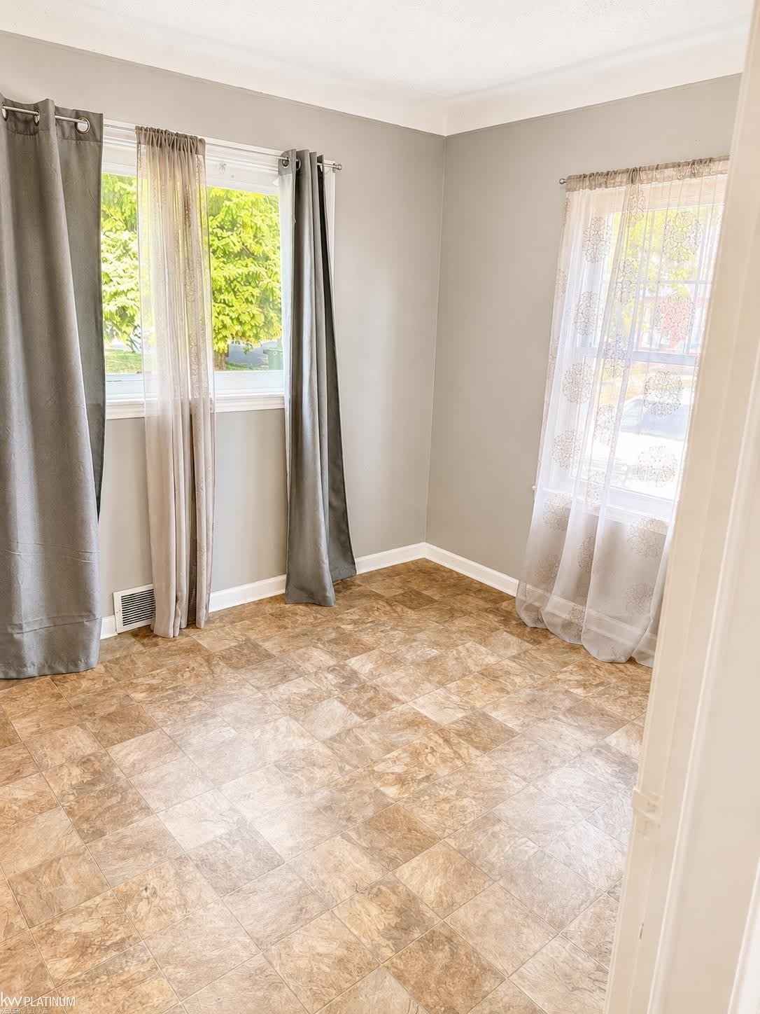 15596 Eastwood Street – photo 2