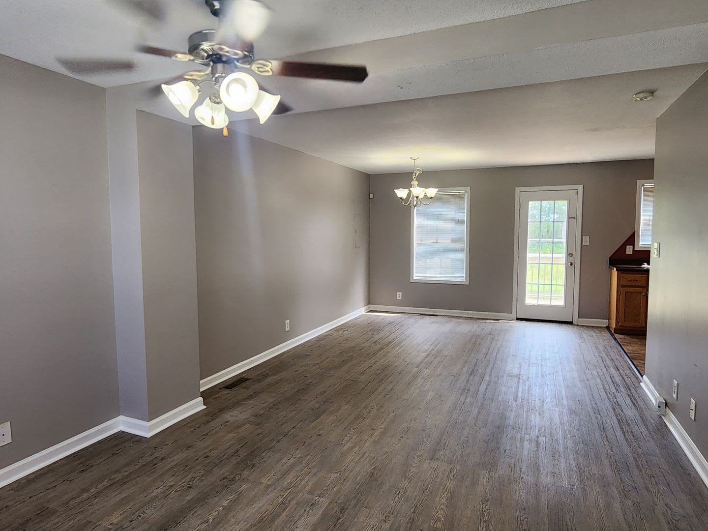 4 Bedroom 2.5 Bath Gorgeous Oak Grove Home – photo 5