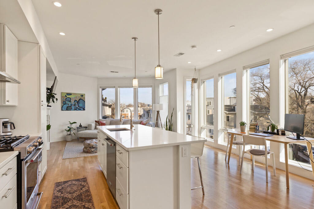 283 Old Colony Avenue – photo 2