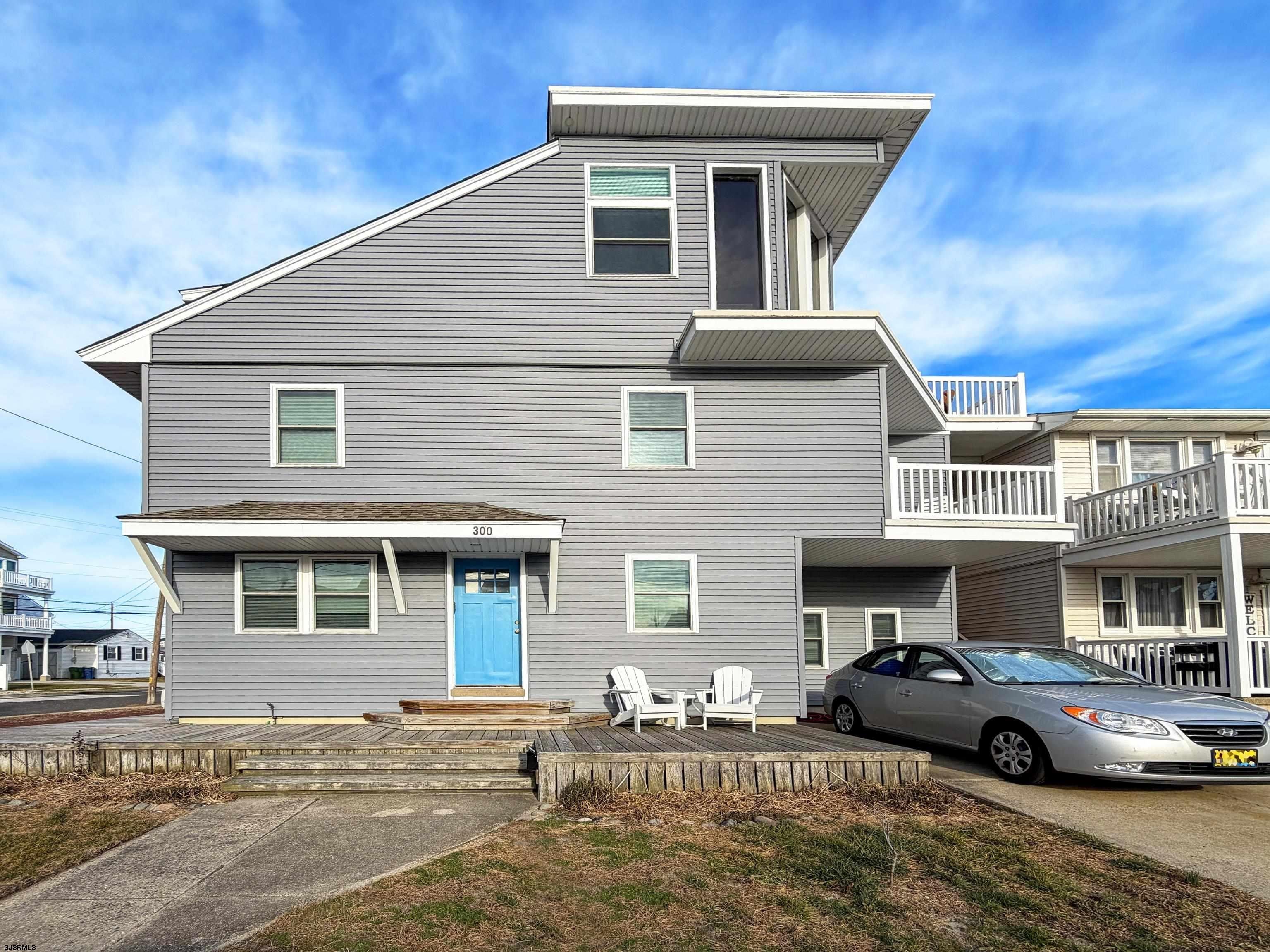 300 Beach Ave E – photo 2