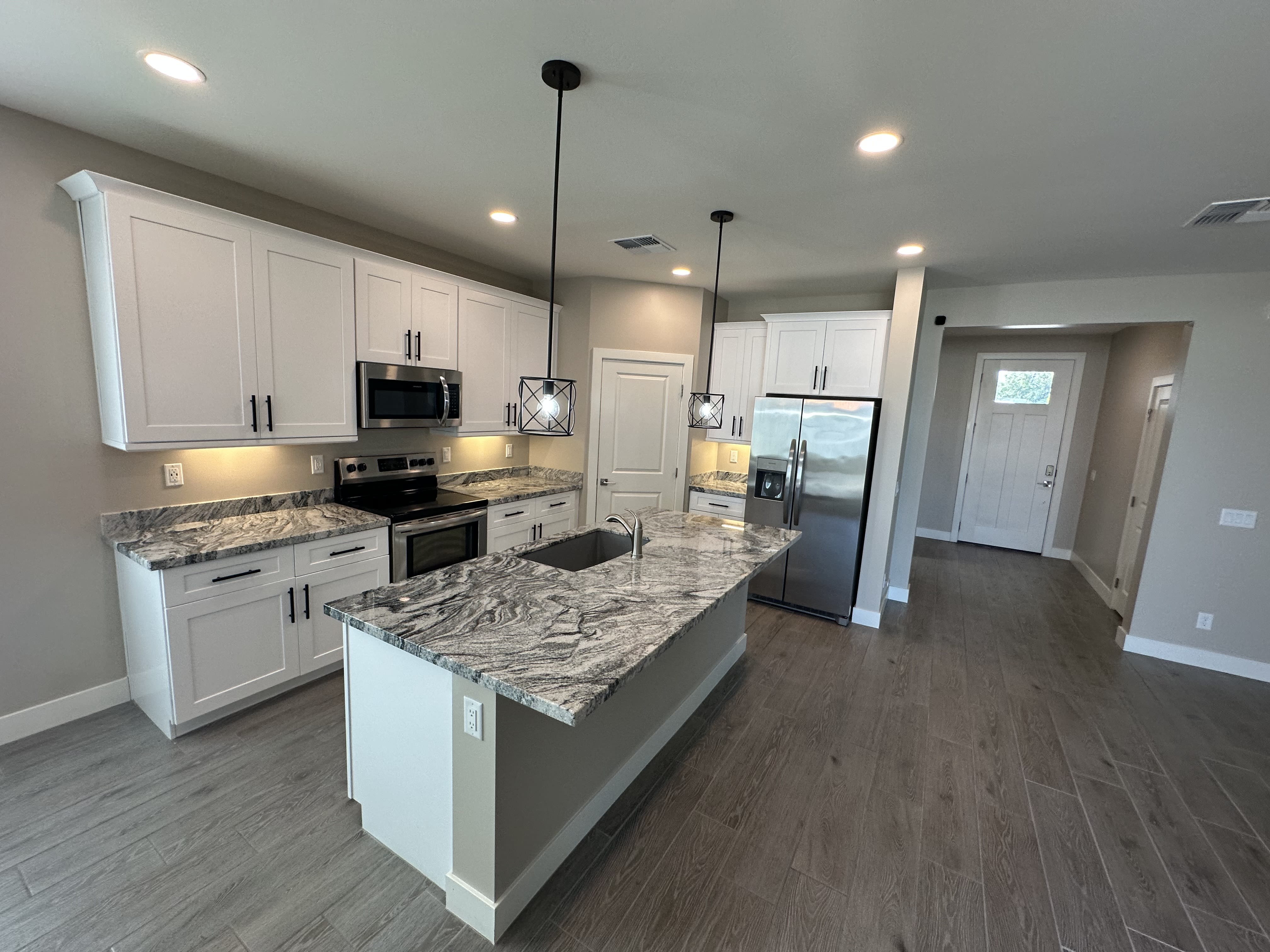 5814 E Lockwood St – photo 3