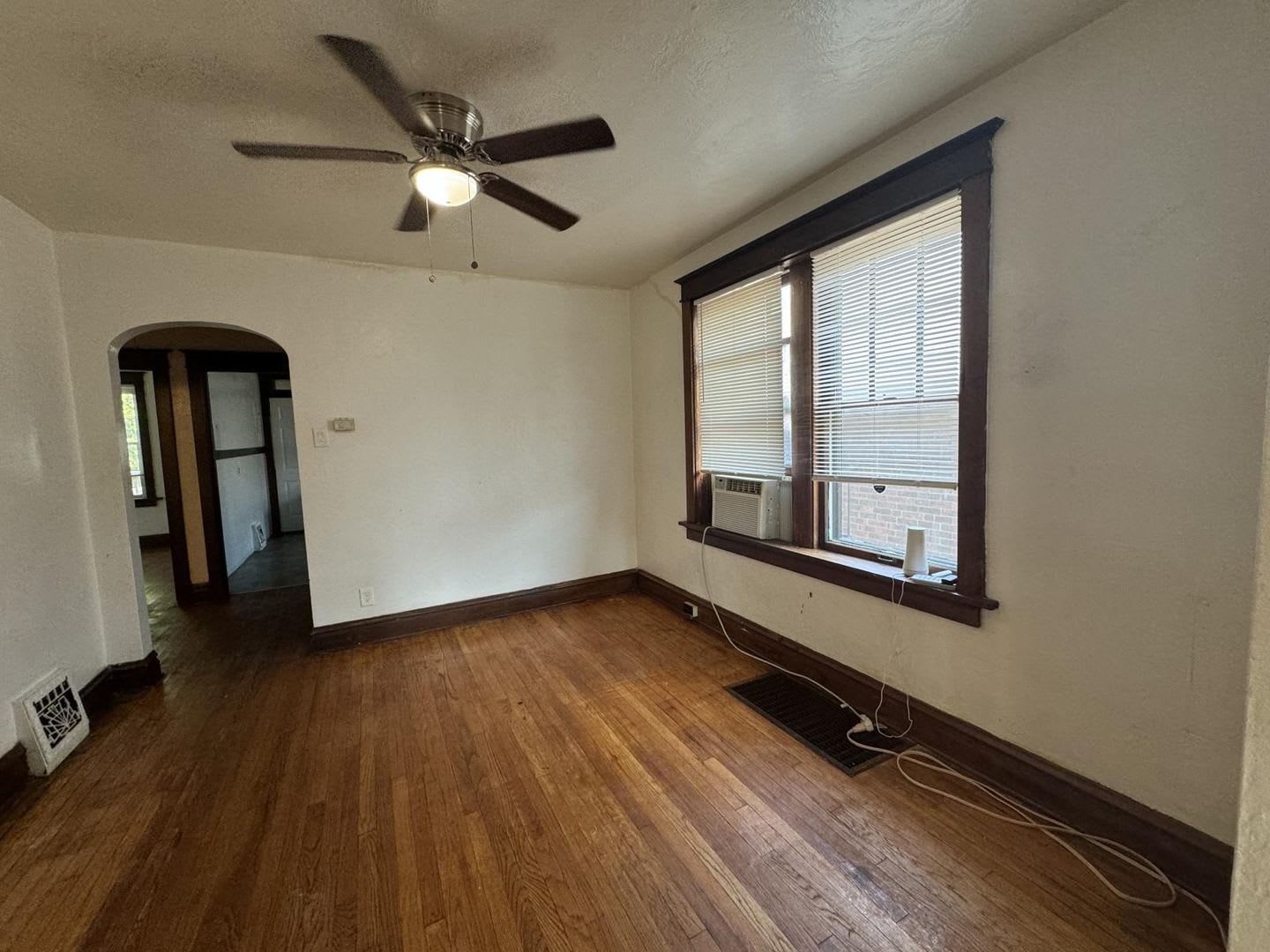 Lovely 2 Bedroom 1 Bath For Rent Section 8 Welcome – photo 4