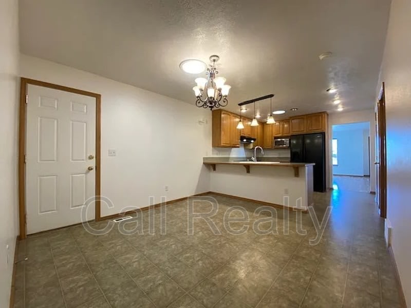 921 S Shelley Lake Ln – photo 5
