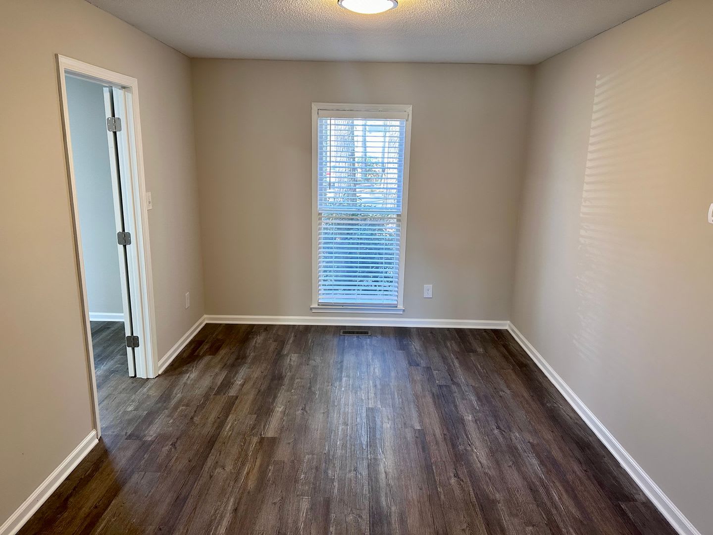 Stunning 2-bedroom, 2 -bathroom Apartment – photo 4