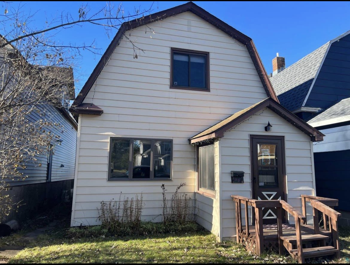 2339 Banks Ave – photo 1