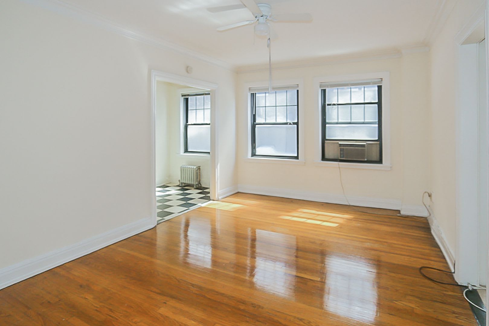 540 West Briar Place – photo 2