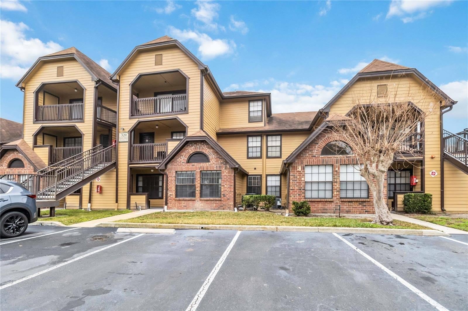 320 BLACK OAK Court – photo 2