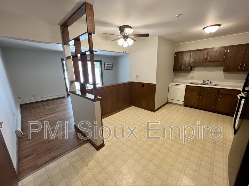 905 W 18th st – photo 5