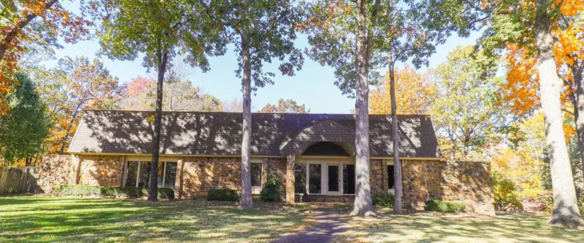 3 Bed 4 5 Bath 3902 Sq Feet – photo 1