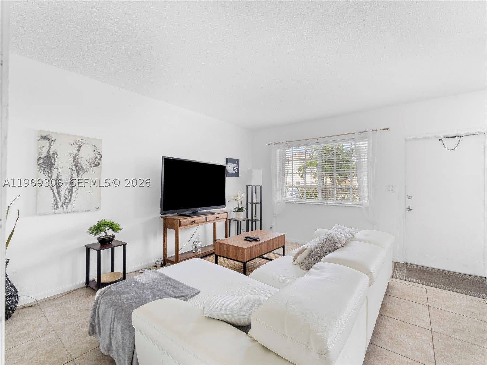 3220 NE 10th St – photo 4