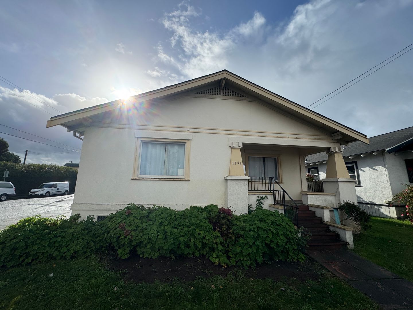 2/1 house, 2 car garage, yard, Very Nice – photo 1
