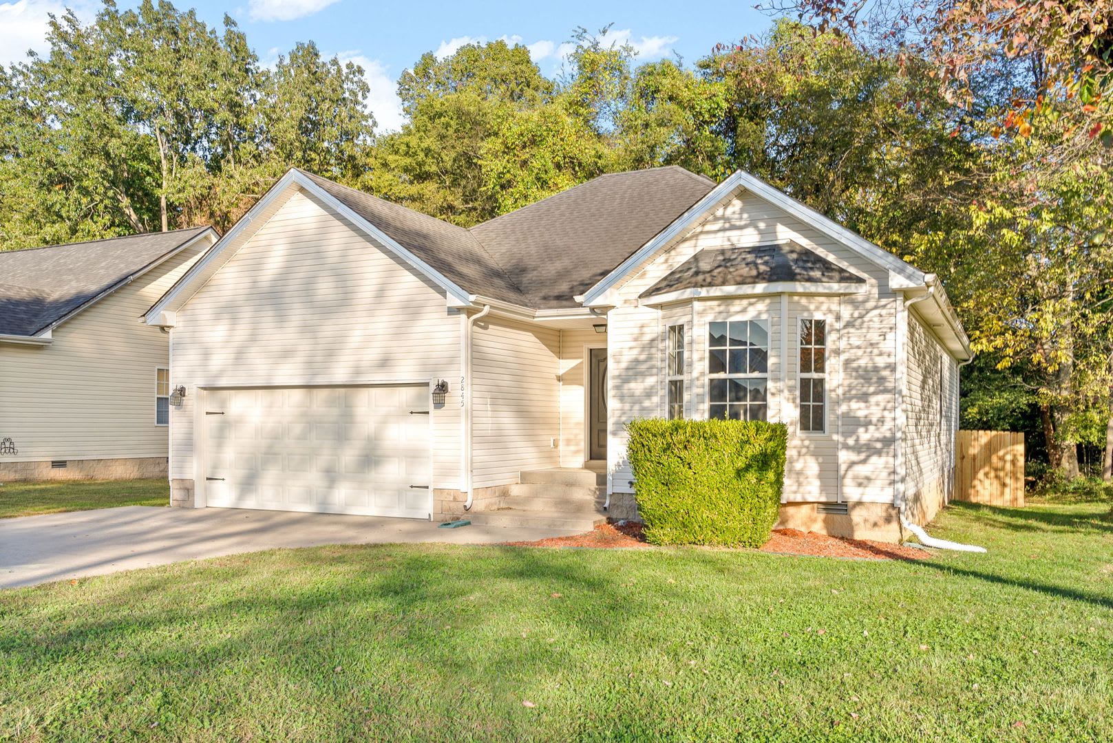 Pet Friendly Three Bedroom – photo 3