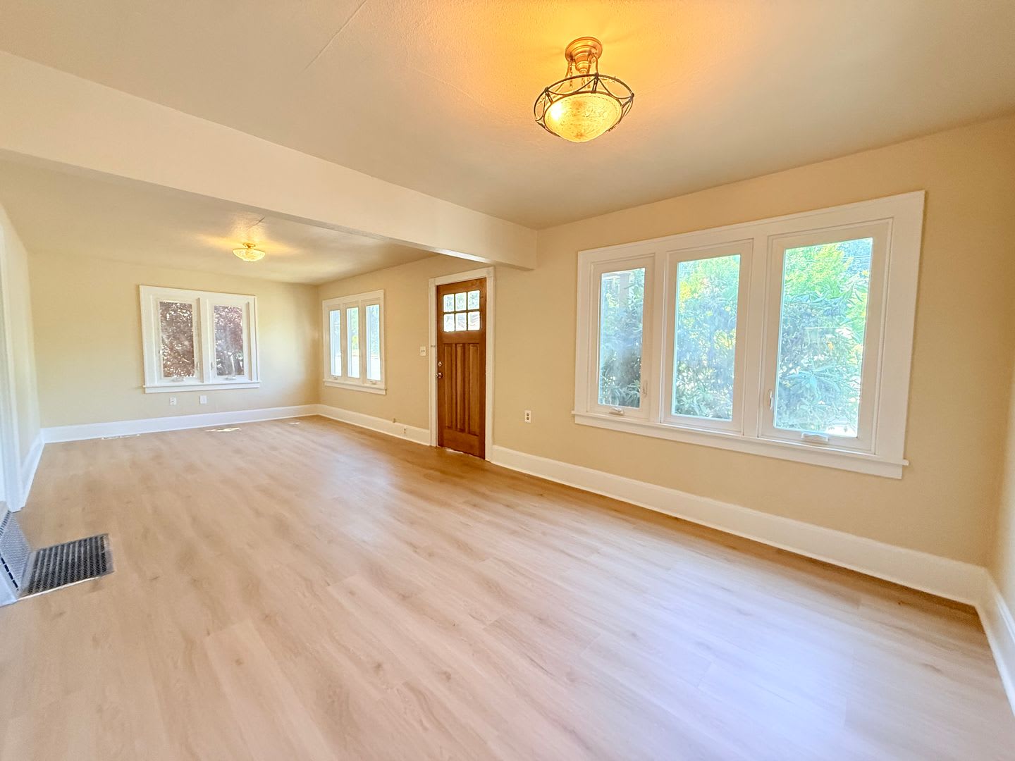 Cute Newley Remodeled 3 Bd In Aloha – photo 5