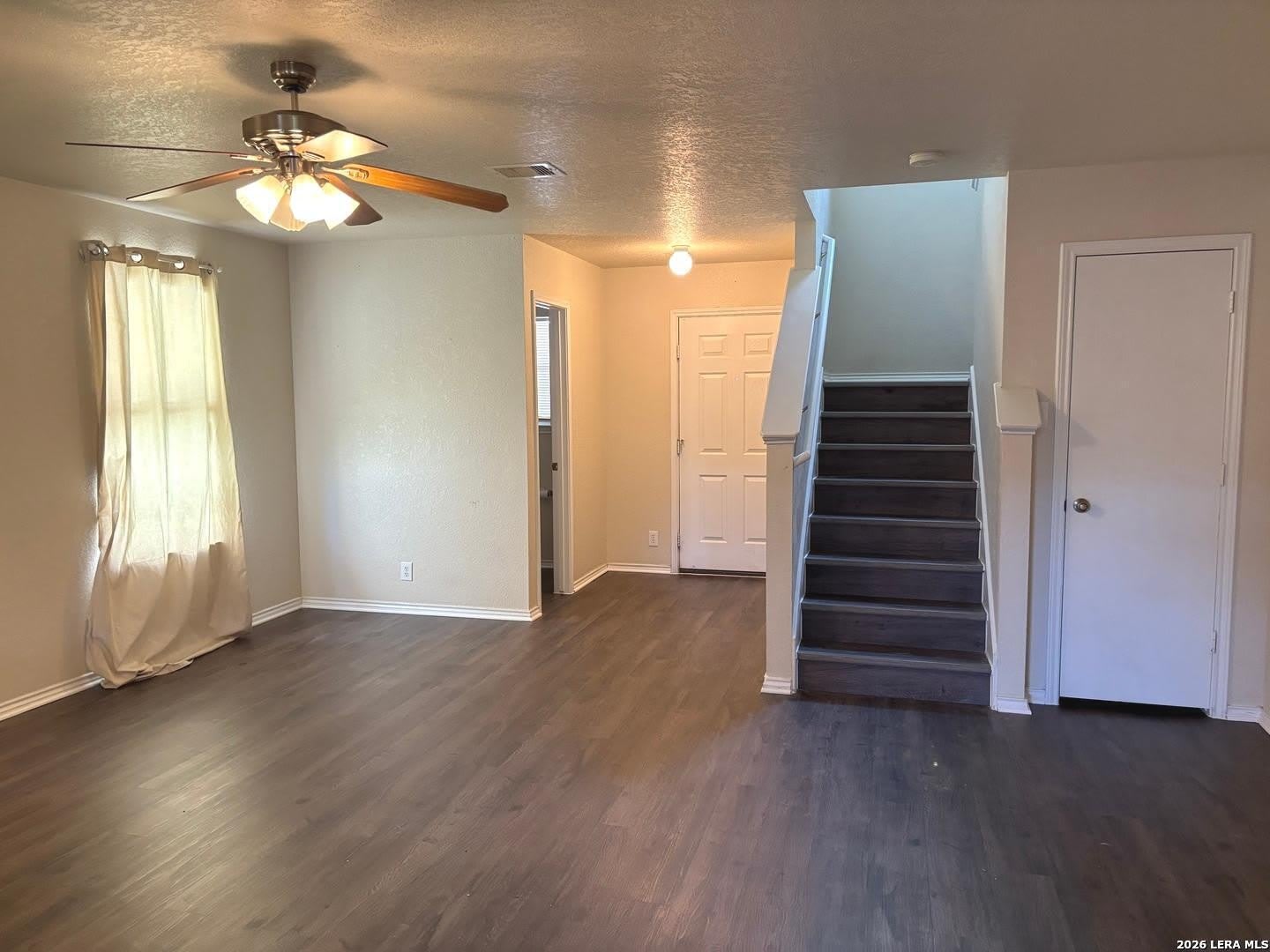 136 Hampton Way – photo 4