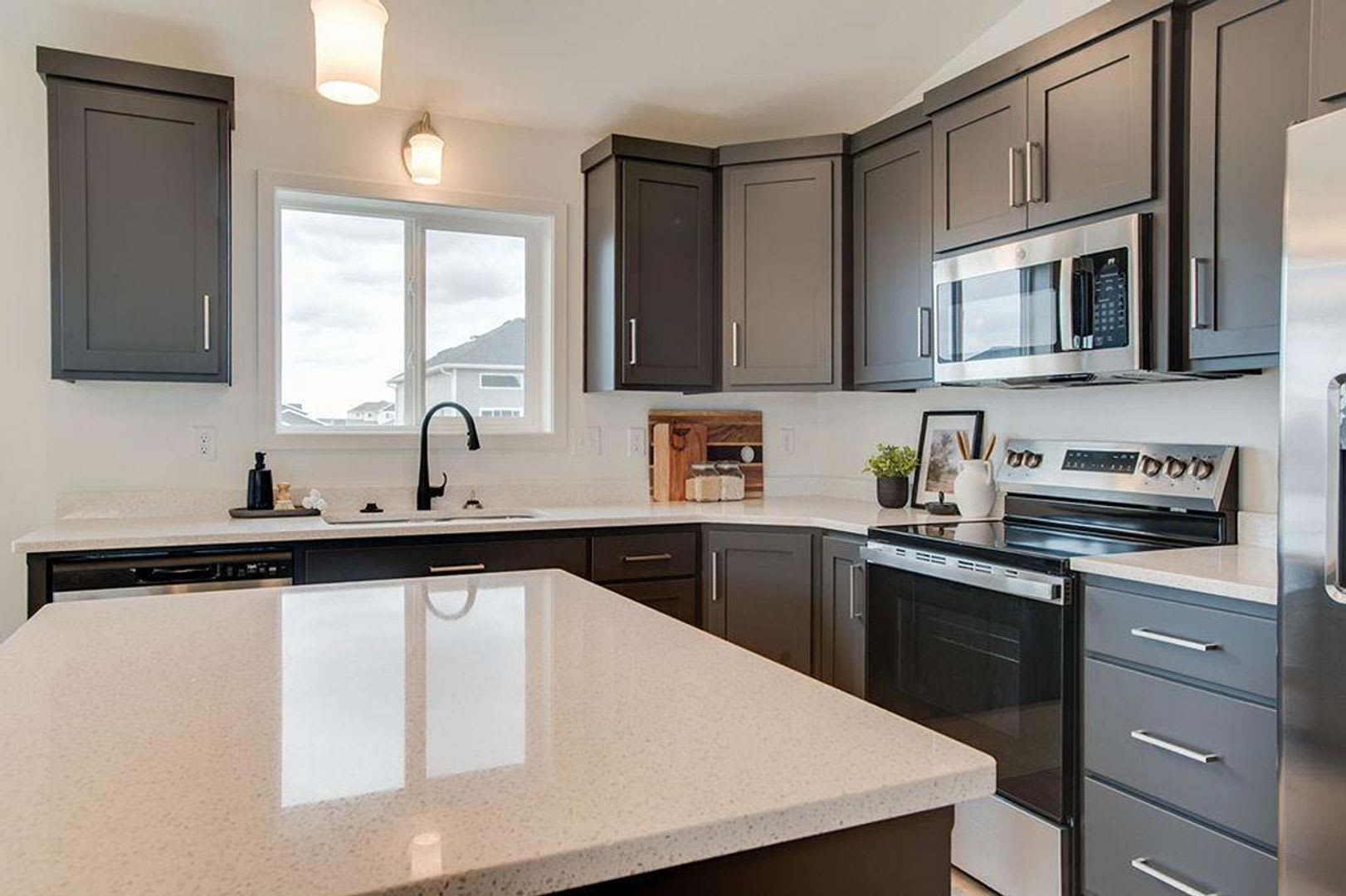 3 Bedroom 2 Bath South Moorhead – photo 3