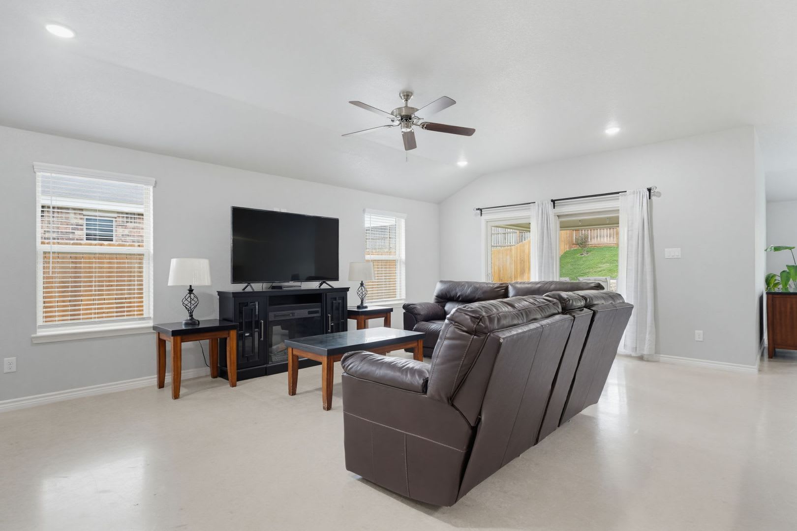 1645 Dryden Ave – photo 3
