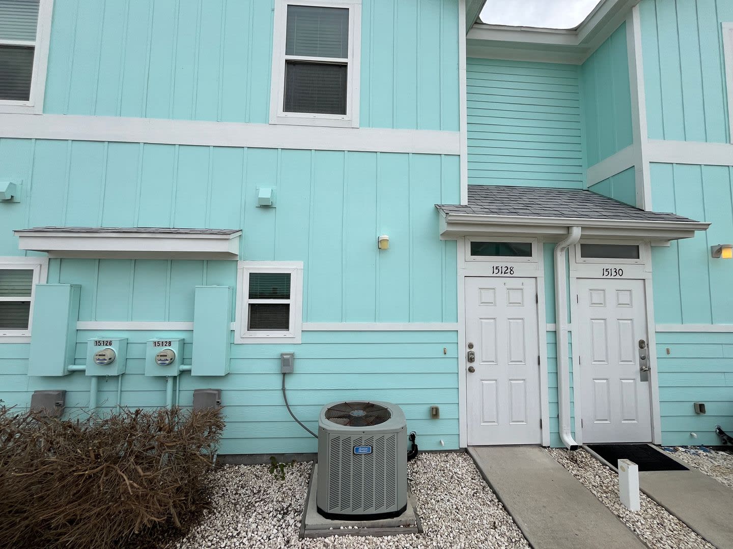 FULLY FURNISHED ISLAND TOWNHOME WITH SOME BILLS PAID – photo 2