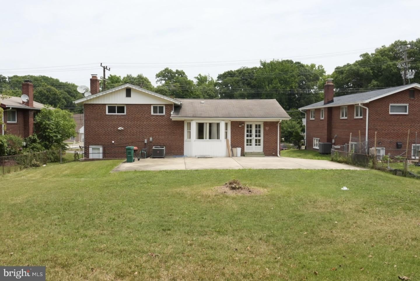 7104 ADELPHI RD – photo 2