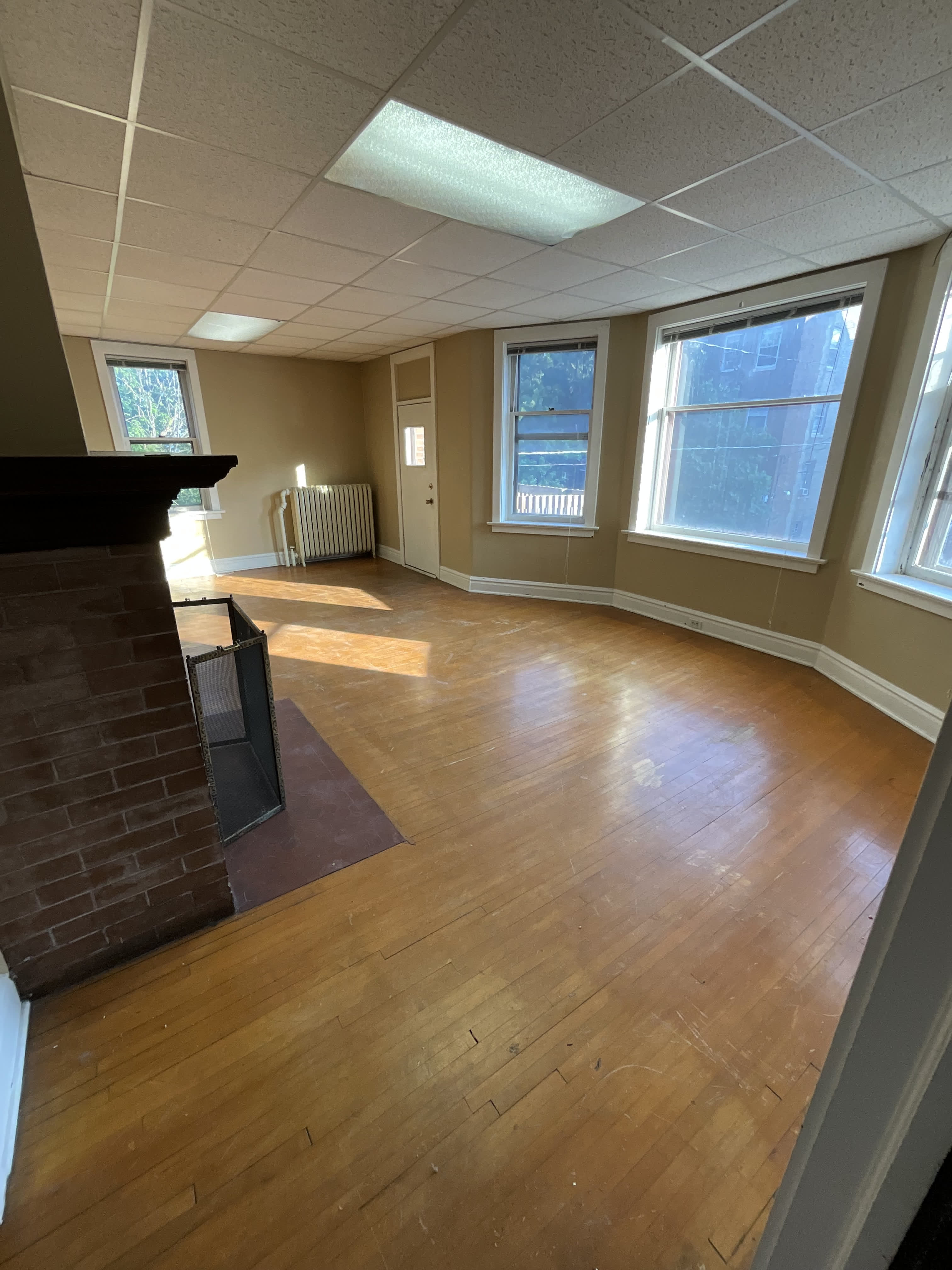 120 N 8th Ave E – photo 3