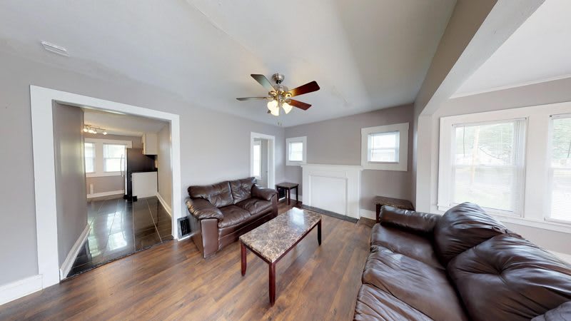 240 Lorraine Ave – photo 3