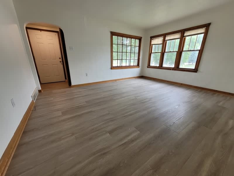 1858 Deckner Avenue – photo 5