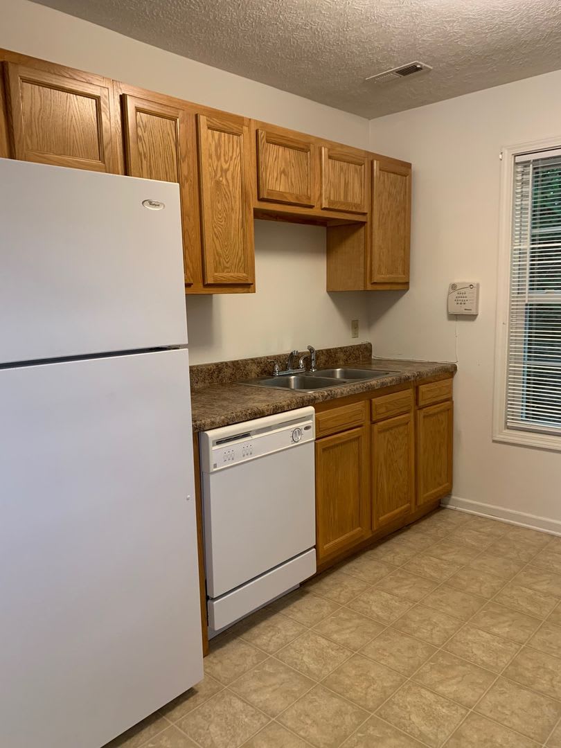 2 Bedroom 2.5 Bath Townhouse – photo 4
