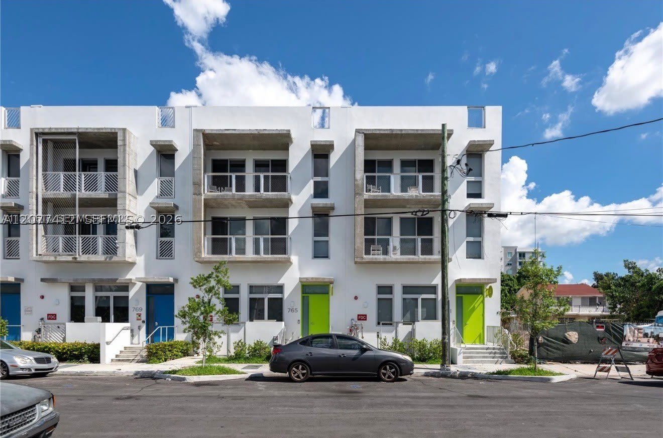 765 NW 1st St – photo 1