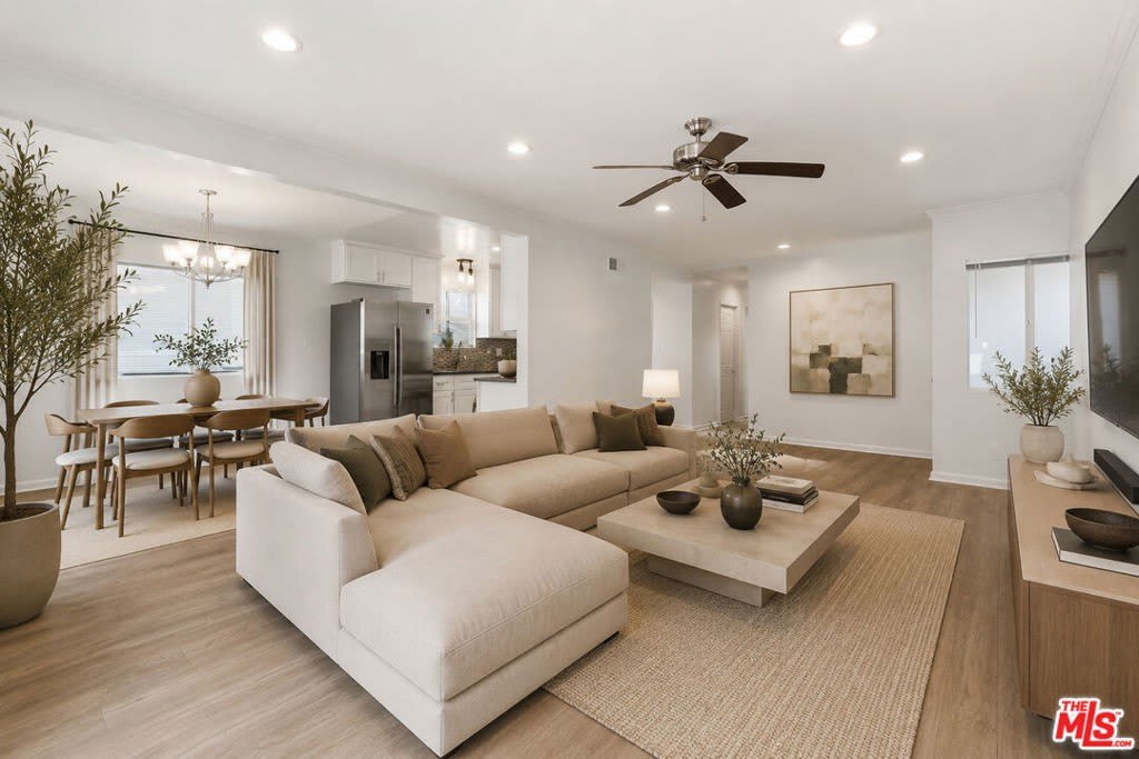 6033 Fallbrook Avenue – photo 1