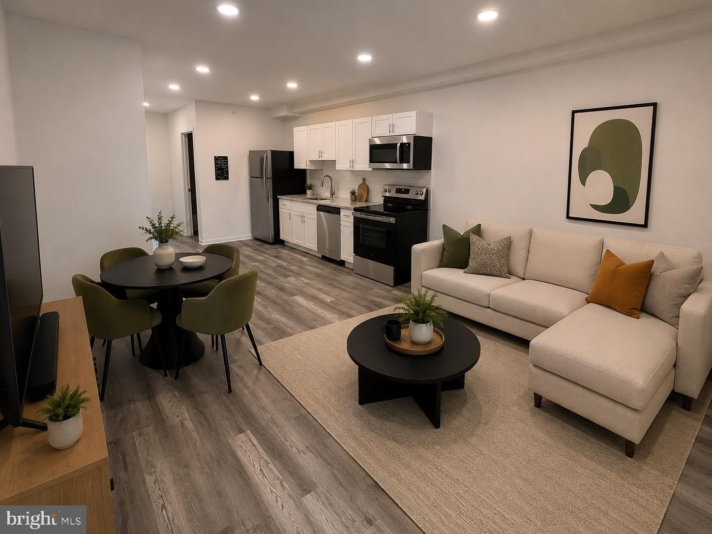 1219 W BUTLER Street – photo 3